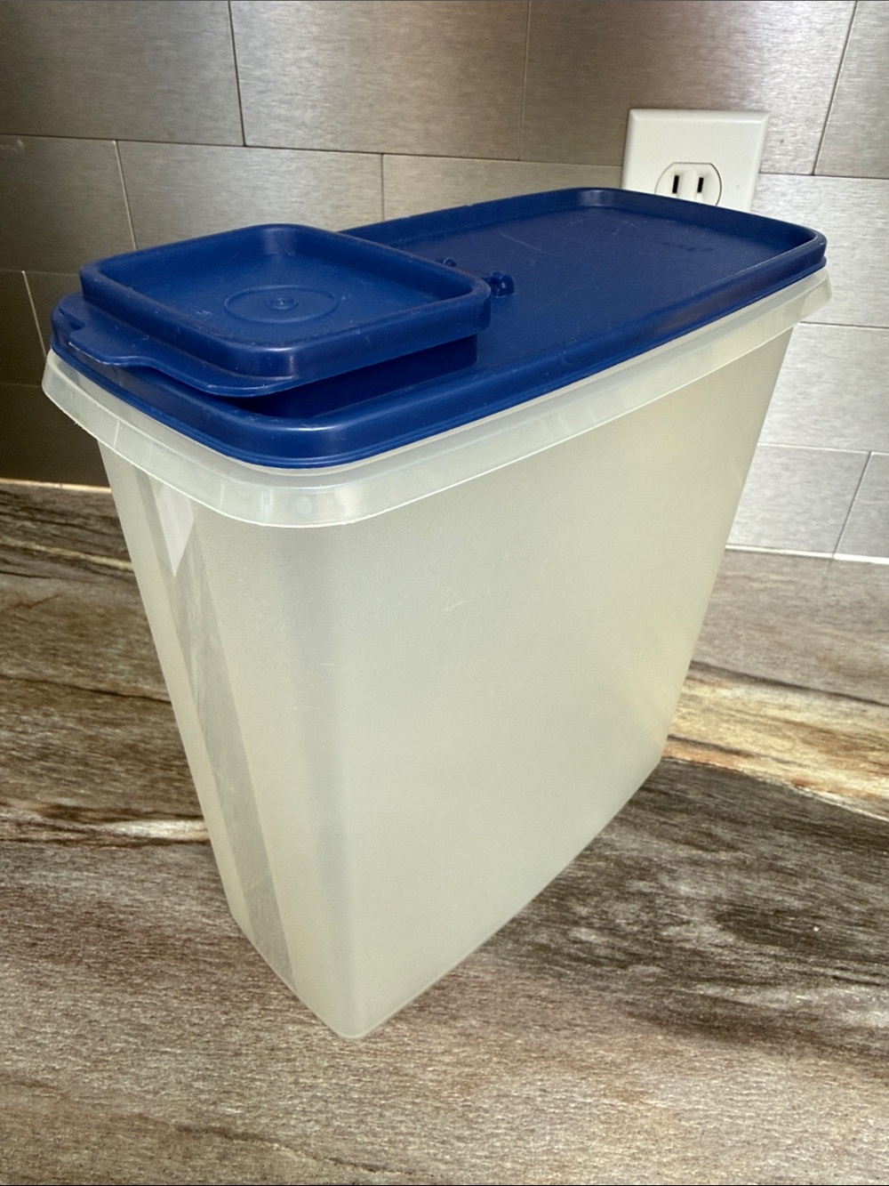 Tupperware Cereal Storer